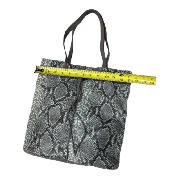 Banana Republic Gray Snake Print Tote - Picture 5 of 9